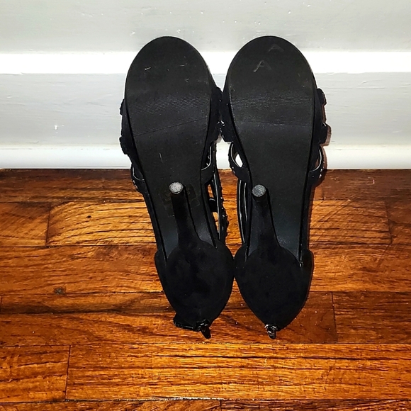 🍁EUC Stunning Black Paprika Studded High Heel - Picture 5 of 6